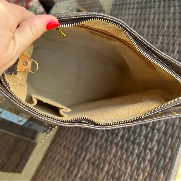 Vintage Louis Vuitton Looping GM Hobo Bag - Picture 10 of 15